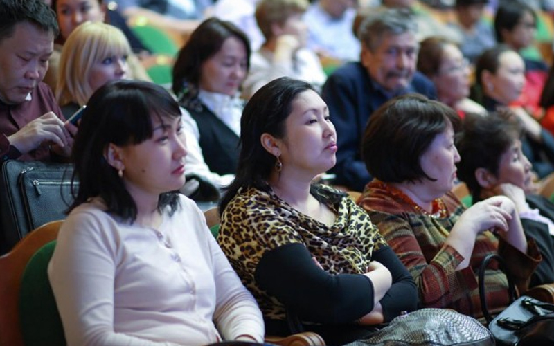 Поднимающийся общественник стремится к политкарьере?