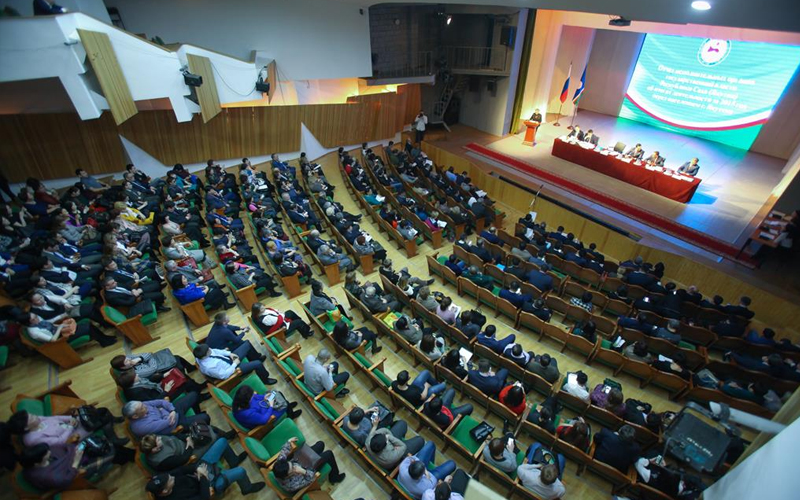 Поднимающийся общественник стремится к политкарьере?