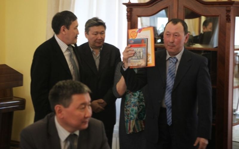 Бульдозерист &laquo;Алмазов Анабара&raquo; Павел Неустроев