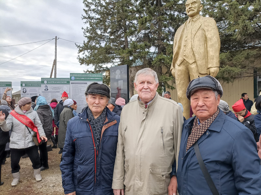 Возле Ленина 1.jpg