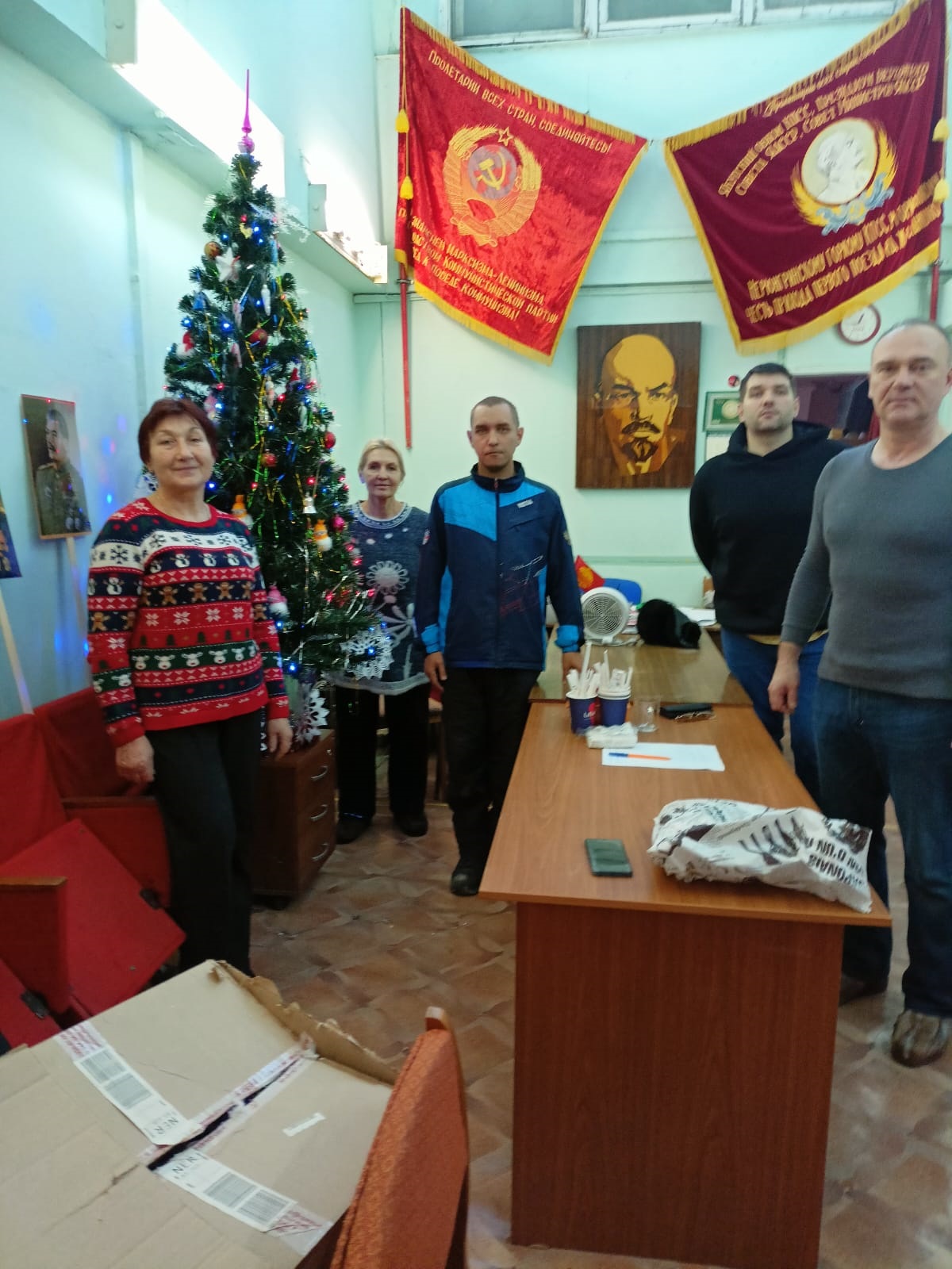 Олег Пустовой бюро.jpg